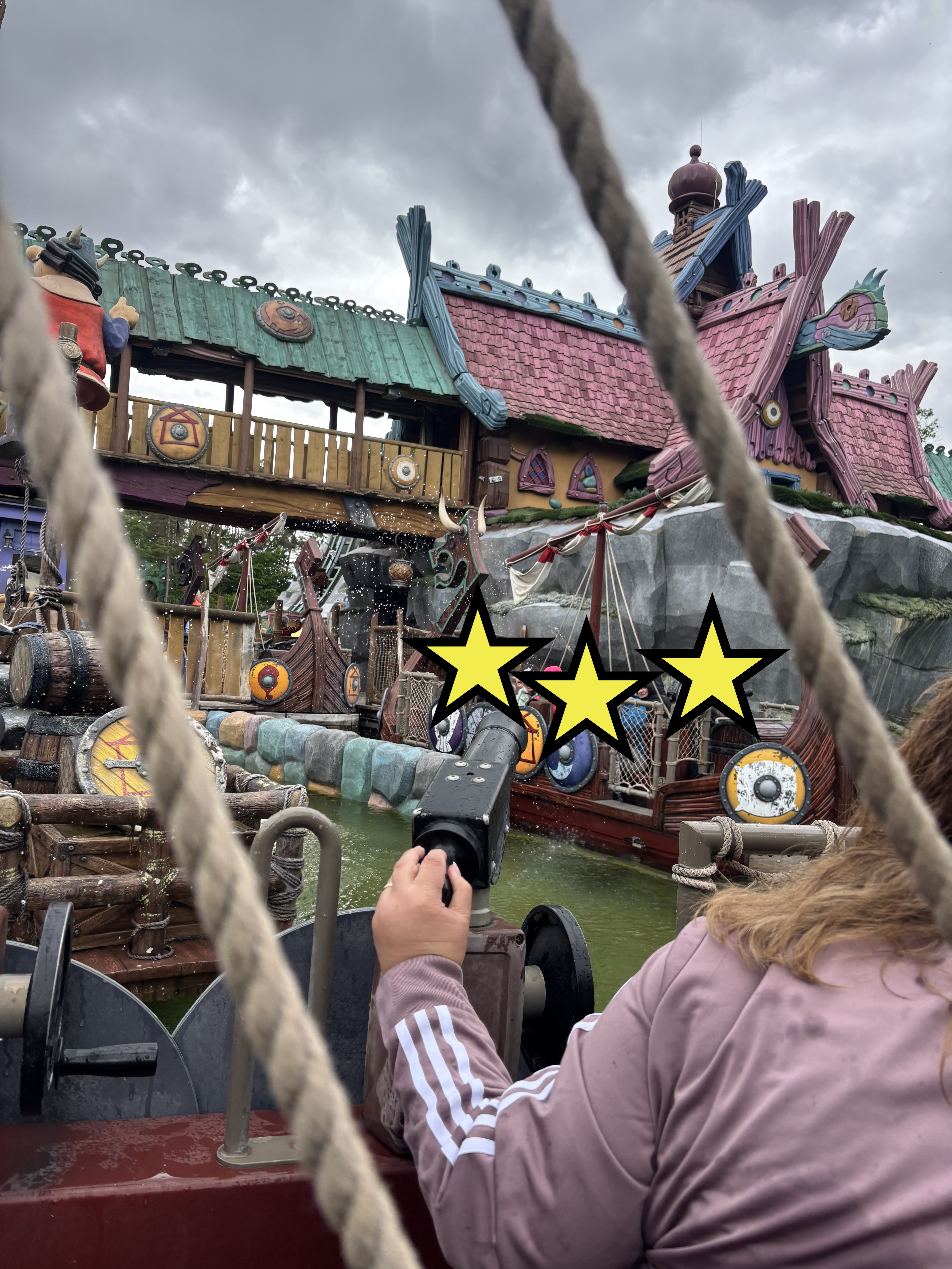 Klassenfahrt der E10 ins Plopsaland Haßloch und ins Sea Life Speyer - Bild 2